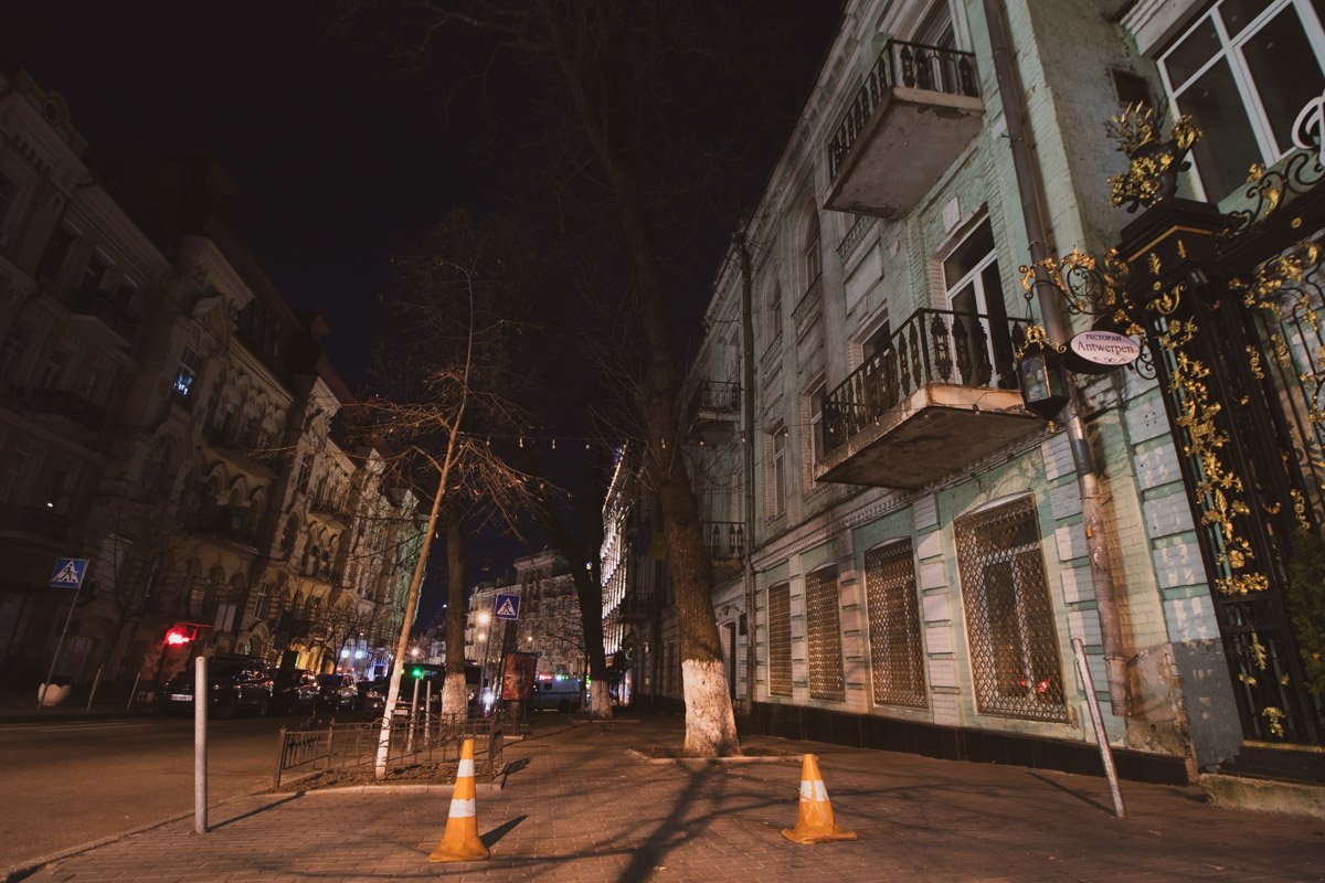 Улица пролегает от площади Льва Толстого до улицы Прорезной и имеет протяженность 975 метров Улица пролегает от площади Льва Толстого до улицы Прорезной и имеет протяженность 975 метров