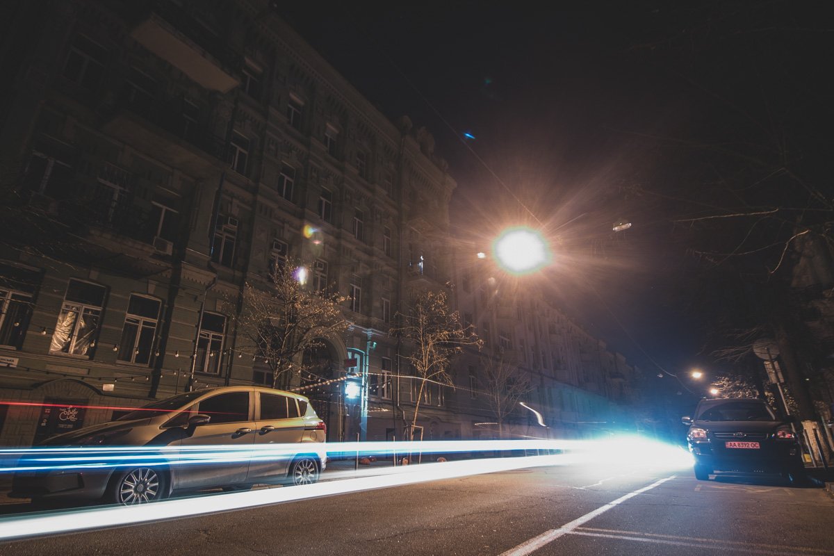 Жители и гости Киева любят прогуливаться по Пушкинской, которая находится в исторической части стольного града Жители и гости Киева любят прогуливаться по Пушкинской, которая находится в исторической части стольного града