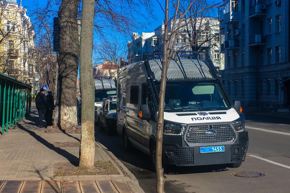 В субботу, 23 марта, в Киеве правоохранители несут службу в усиленном режиме