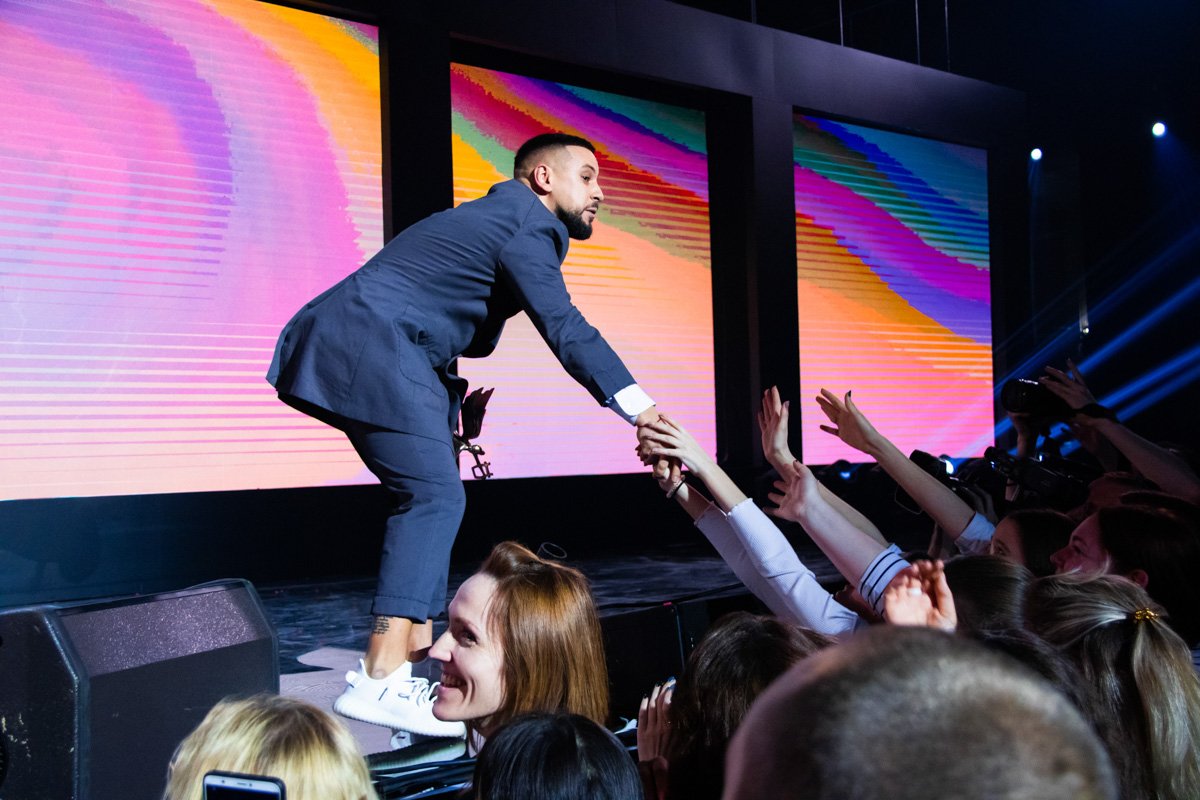 Дмитрий традиционно излучает радость