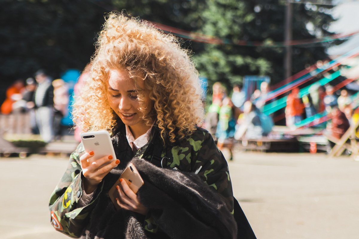 Солнце запуталось в кудряшках Солнце запуталось в кудряшках