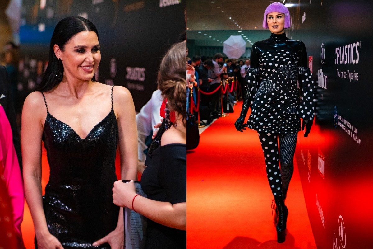 Скандальная Maruv как всегда удивила всех своим нарядом и дополнила образ фиолетовым париком Скандальная Maruv как всегда удивила всех своим нарядом и дополнила образ фиолетовым париком