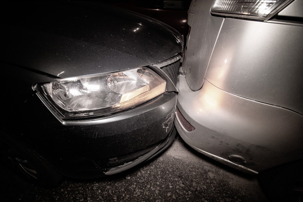 В субботу, 23 марта, в Киеве на бульваре Дружбы Народов произошла авария с участием трех автомобилей