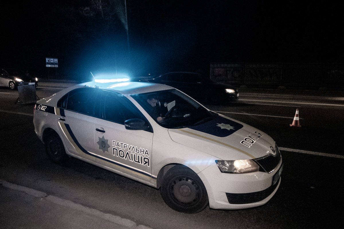 На месте работали патрульные, медики и следственно-оперативная группа