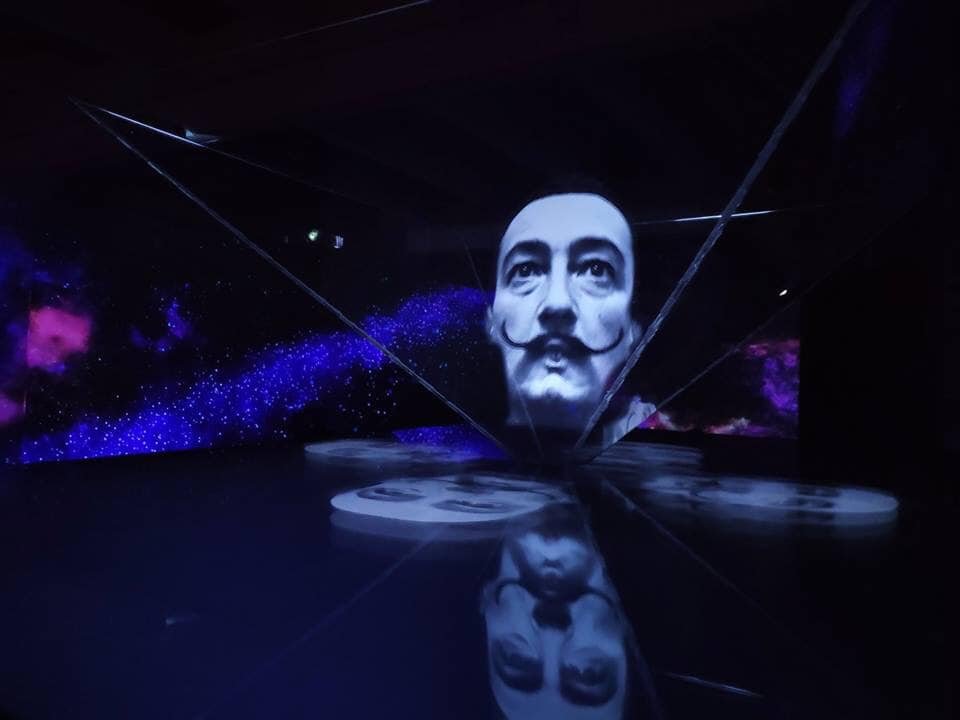 Цифровая инсталляция заворожит даже зашедшего ошибочно простого обывателя