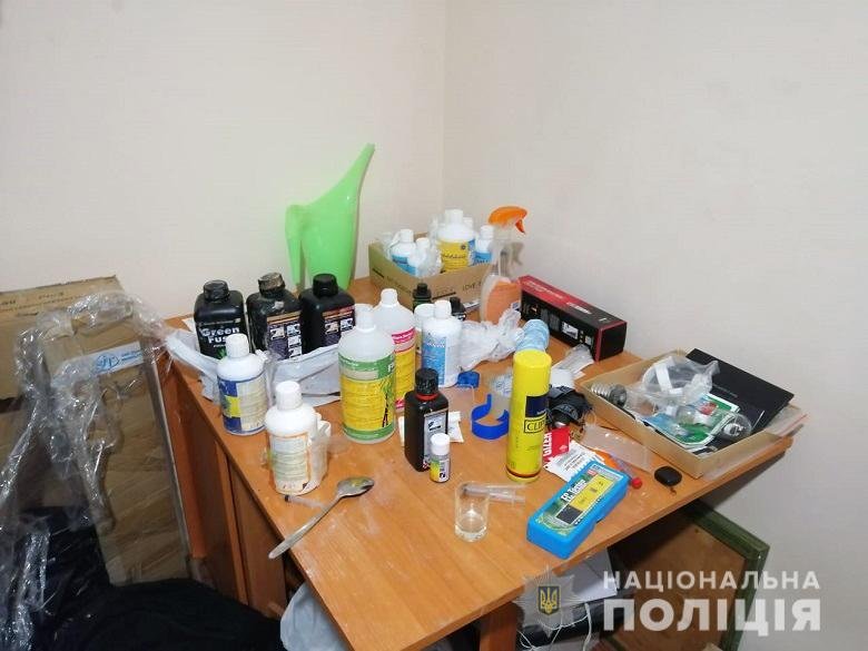 В квартире задержанного нашли уже готовую к продаже коноплю В квартире задержанного нашли уже готовую к продаже коноплю