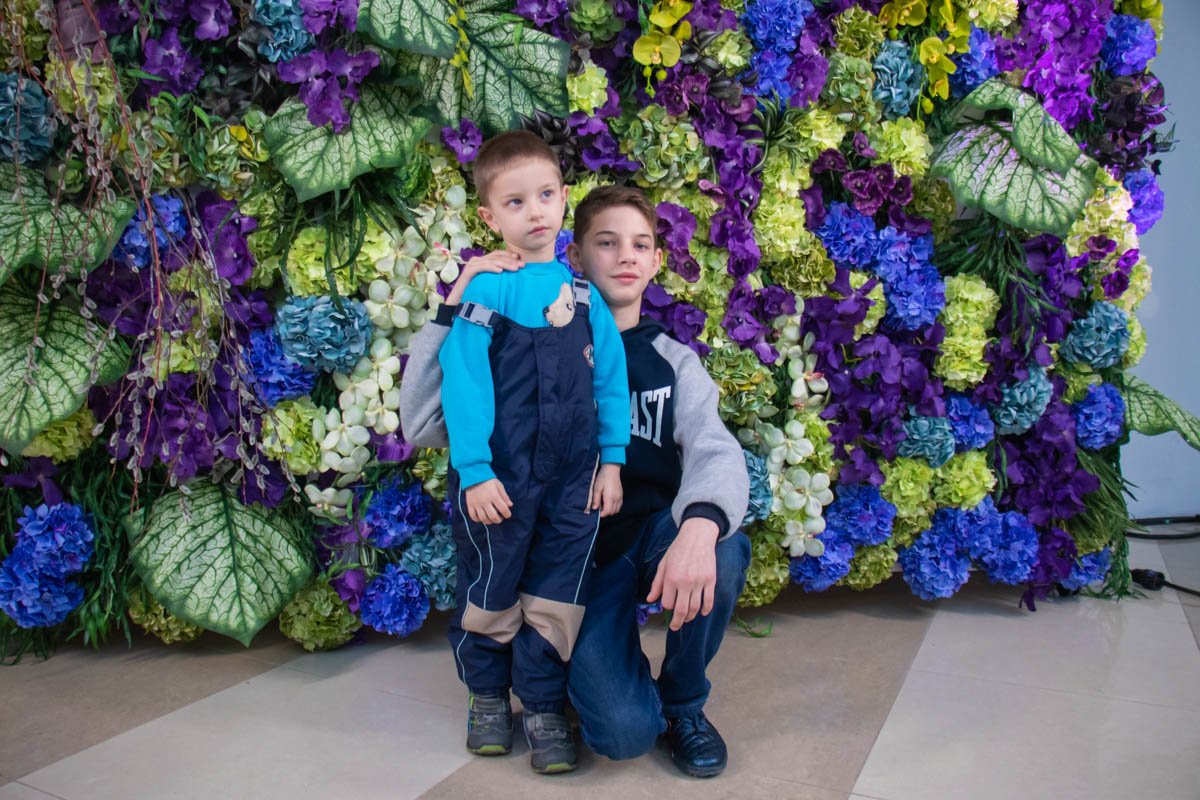 Гости приходили целыми семьями с маленькими детками 