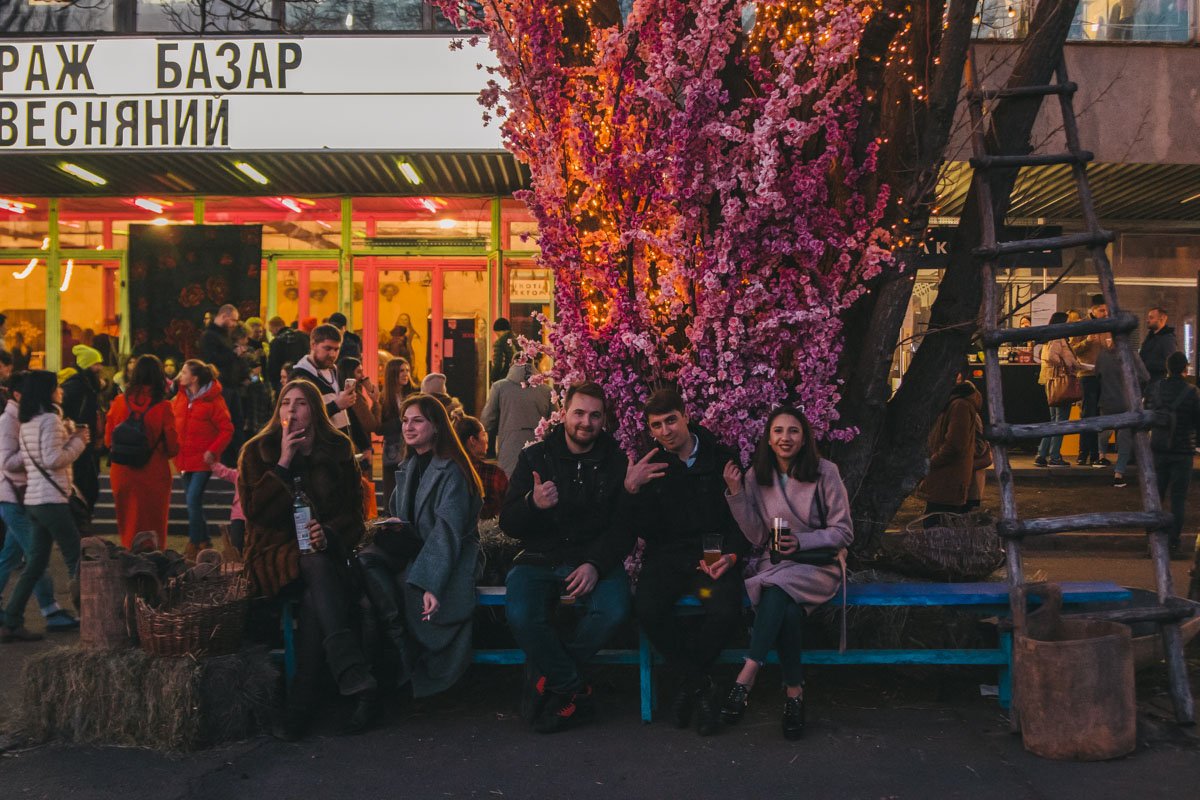 Даже перекур перестает быть обычным в этой волшебной атмосфере Даже перекур перестает быть обычным в этой волшебной атмосфере