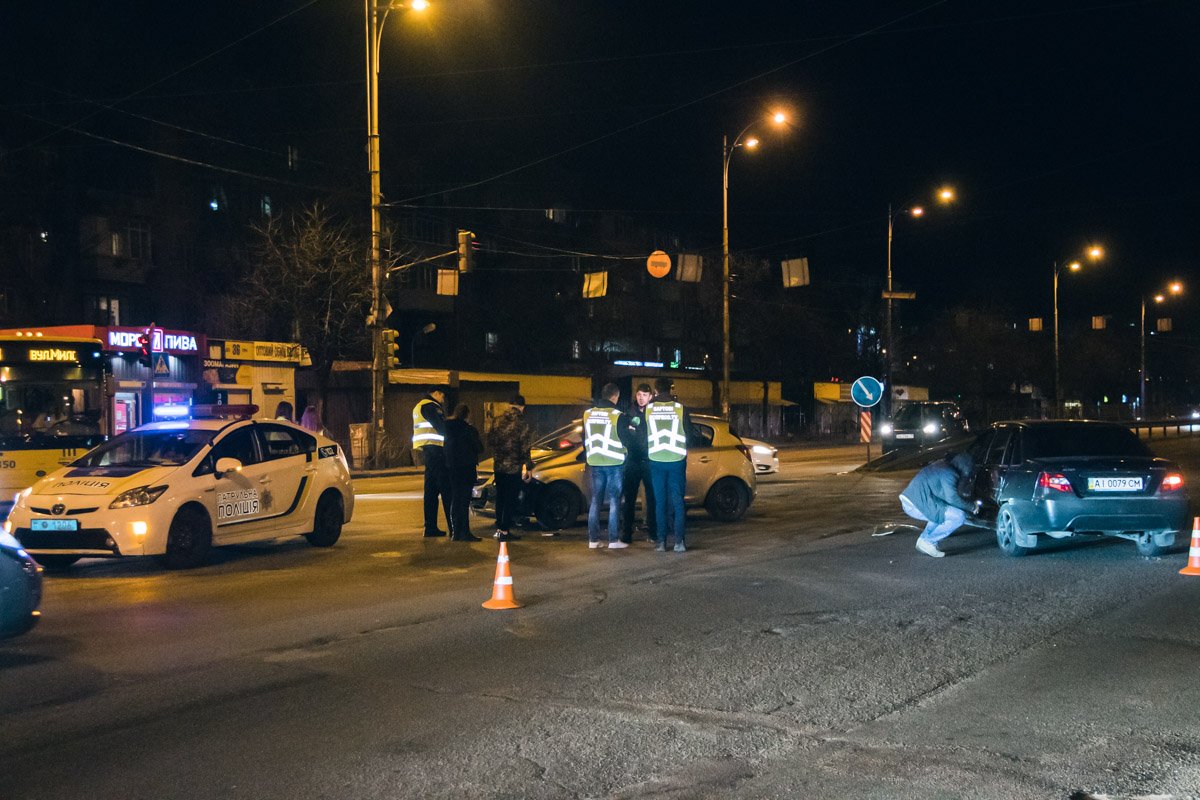 По словам водителя Opel, он ехал по улице Сосюры в сторону улицы Строителей, стал на светофоре и, когда для автомобилей загорелся зеленый, продолжил движение, пересекая перекресток на проспекте Гагарина