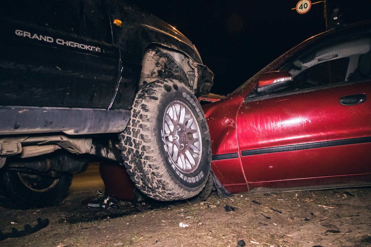 Владельца Cherokee госпитализировали с незначительными травмами