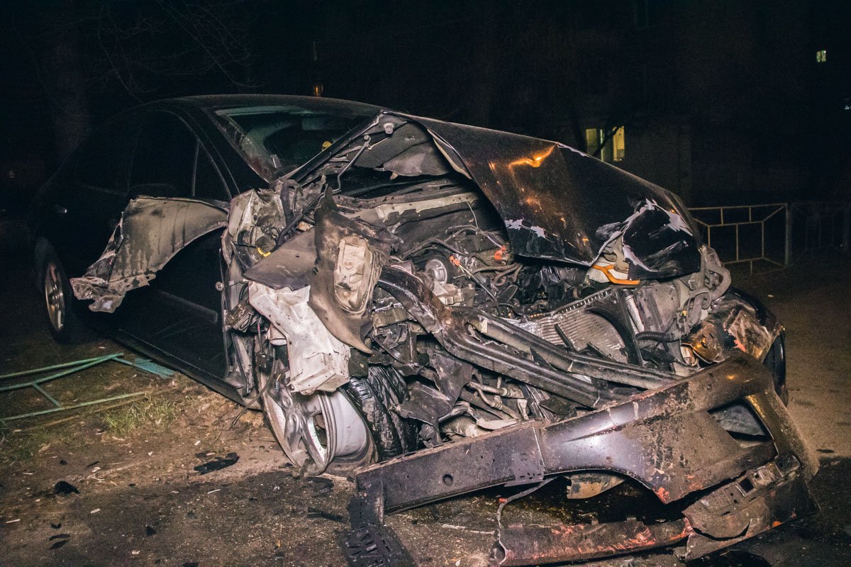 Авария случилась около 23:00