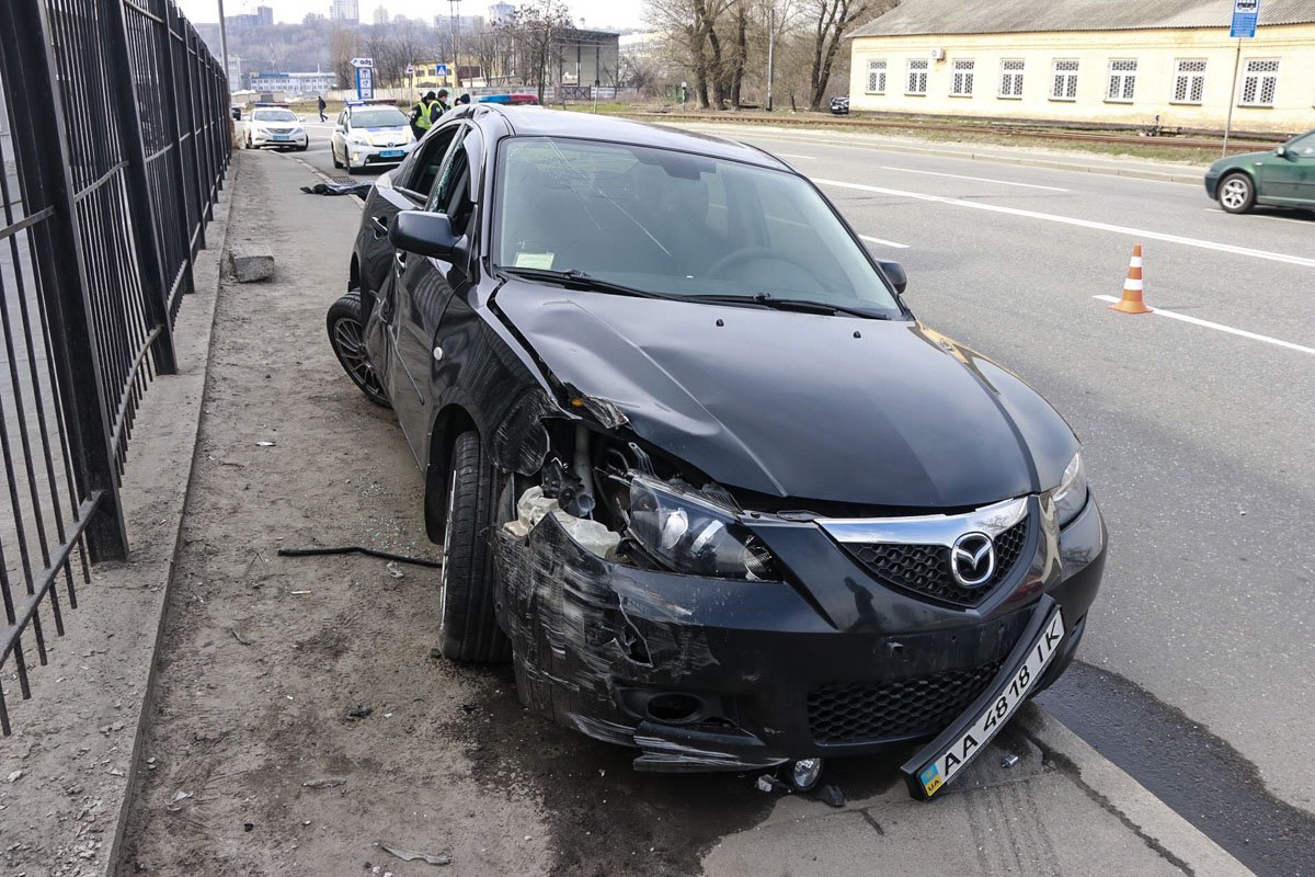 Автомобиль Mazda 3 сбил пешехода