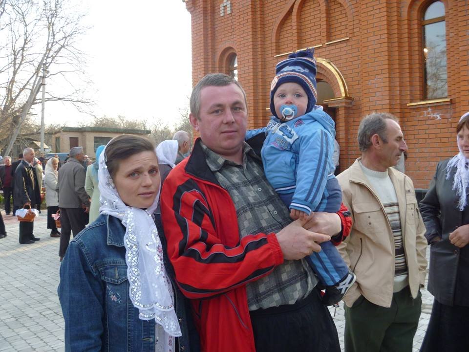 Мужчину дома ждут трое детей Мужчину дома ждут трое детей