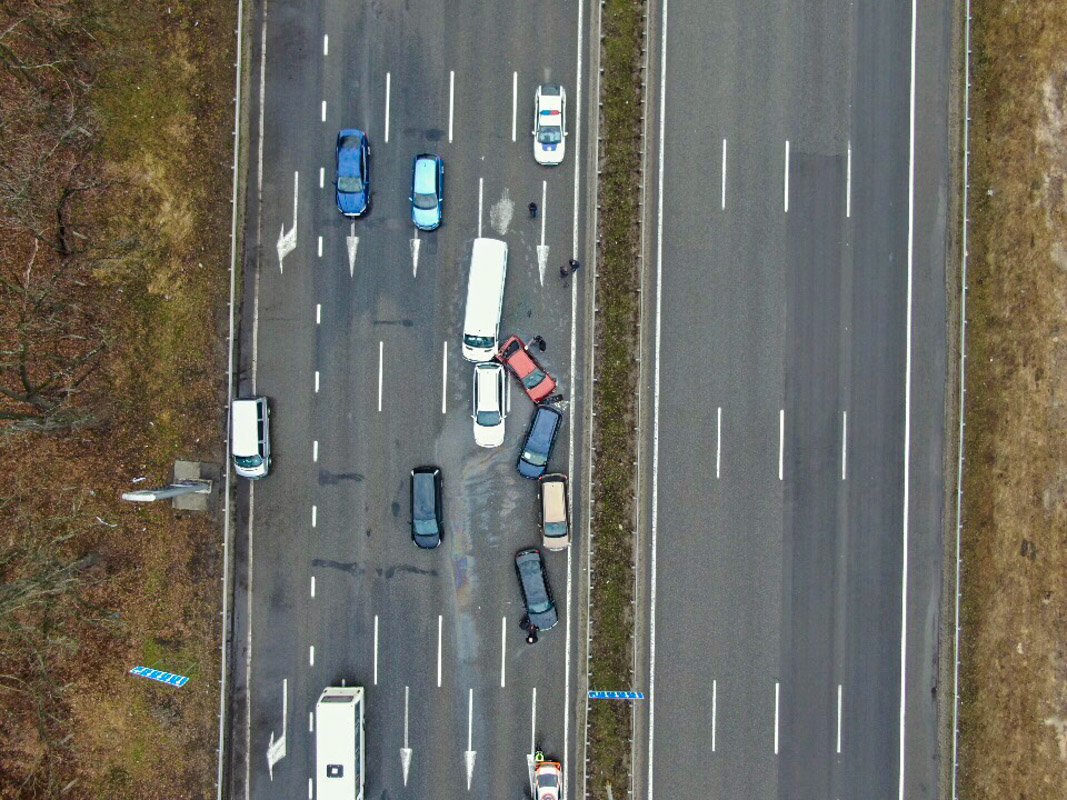 Столкнулись Skoda Superb, Opel Zafira, Volkswagen Caddy, Mercedes Sprinter и два Opel Столкнулись Skoda Superb, Opel Zafira, Volkswagen Caddy, Mercedes Sprinter и два Opel