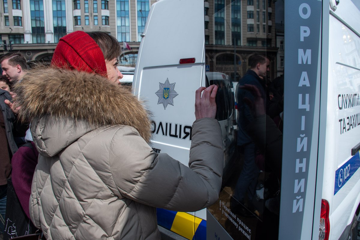 С помощью него можно вызвать полицию или заявить о коррупции С помощью него можно вызвать полицию или заявить о коррупции