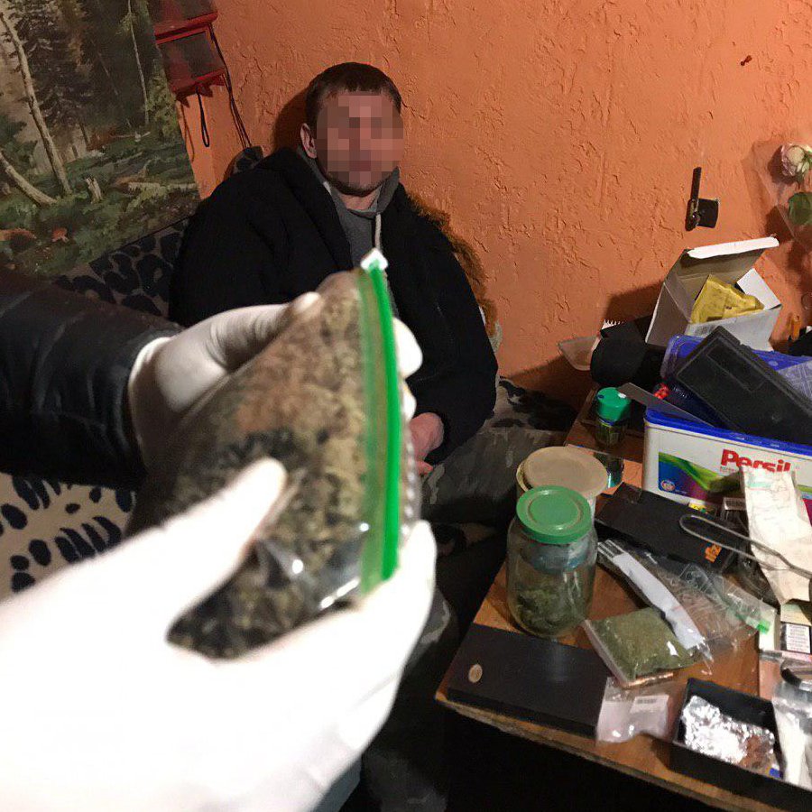 В Киеве задержали группу наркодилеров, которые оказались причастными к убийству человека