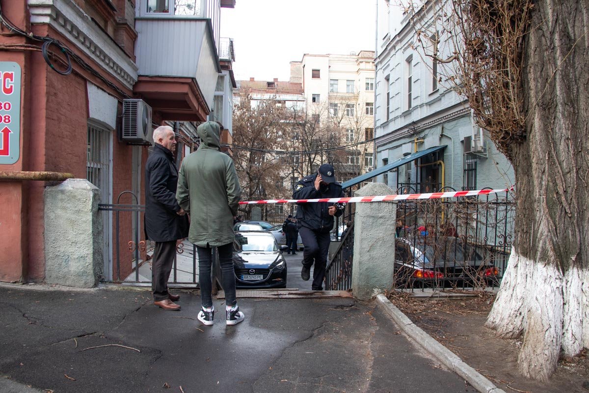 В этом доме находится приемная кандидата в президенты Анатолия Гриценко