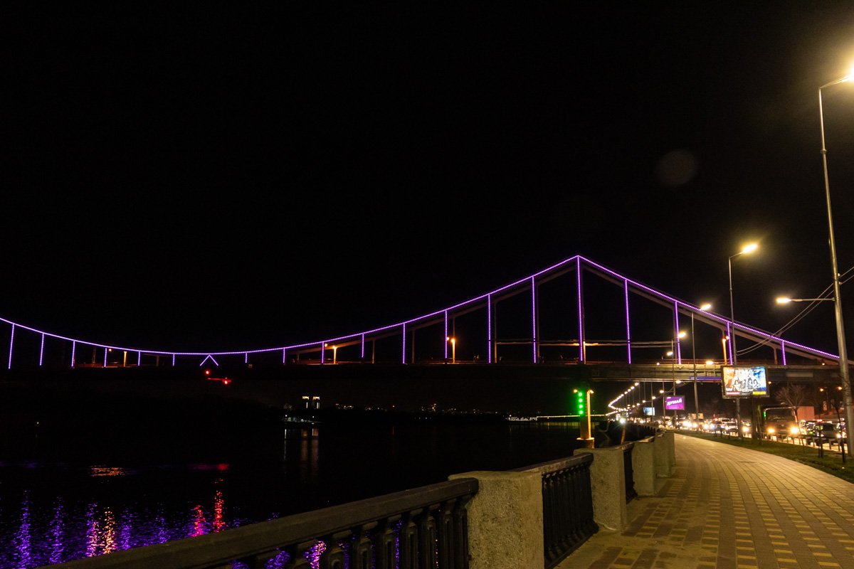 Яркая иллюминация призвана привлечь внимание людей и объяснить, что приступы эпилепсии не так страшны, как может показаться Яркая иллюминация призвана привлечь внимание людей и объяснить, что приступы эпилепсии не так страшны, как может показаться