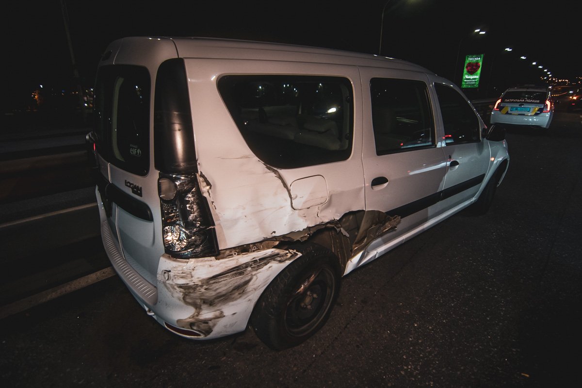 На Набережном шоссе произошло двойное ДТП с участием 5 автомобилей На Набережном шоссе произошло двойное ДТП с участием 5 автомобилей