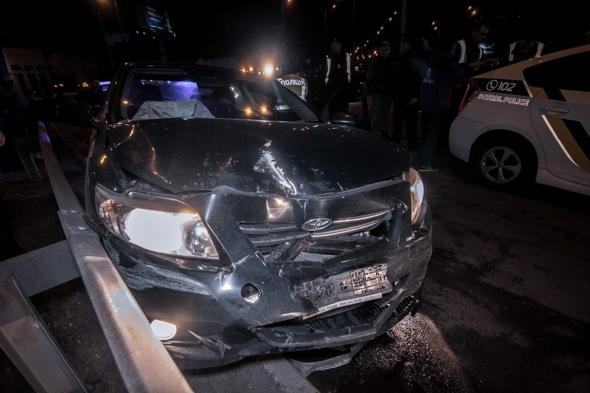 На Троещине водитель Toyota в состоянии алкогольного опьянения влетел в Mercedes