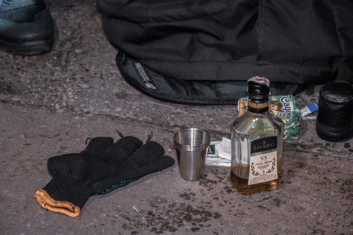 У водителя Toyota обнаружили бутылку коньяка, с остатками спиртного на дне 