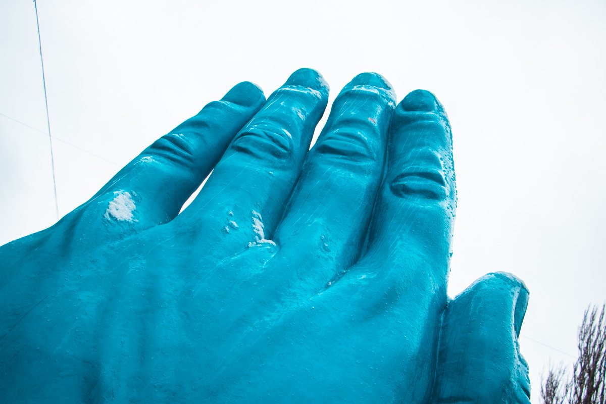 Когда вышел из дома без перчаток