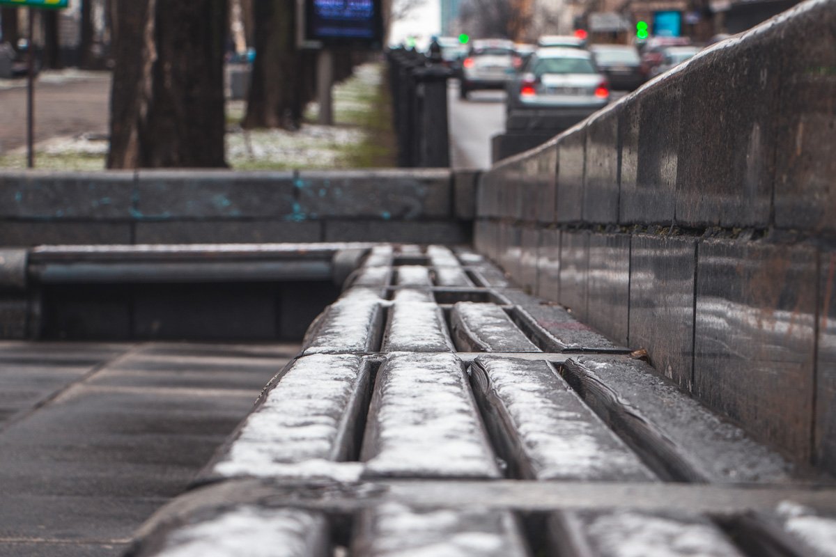 Выпить кофе перед работой, сидя на лавочке, не получилось