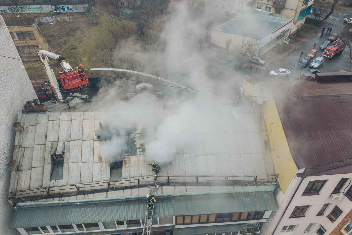 Вызов о пожаре поступил около 12:25