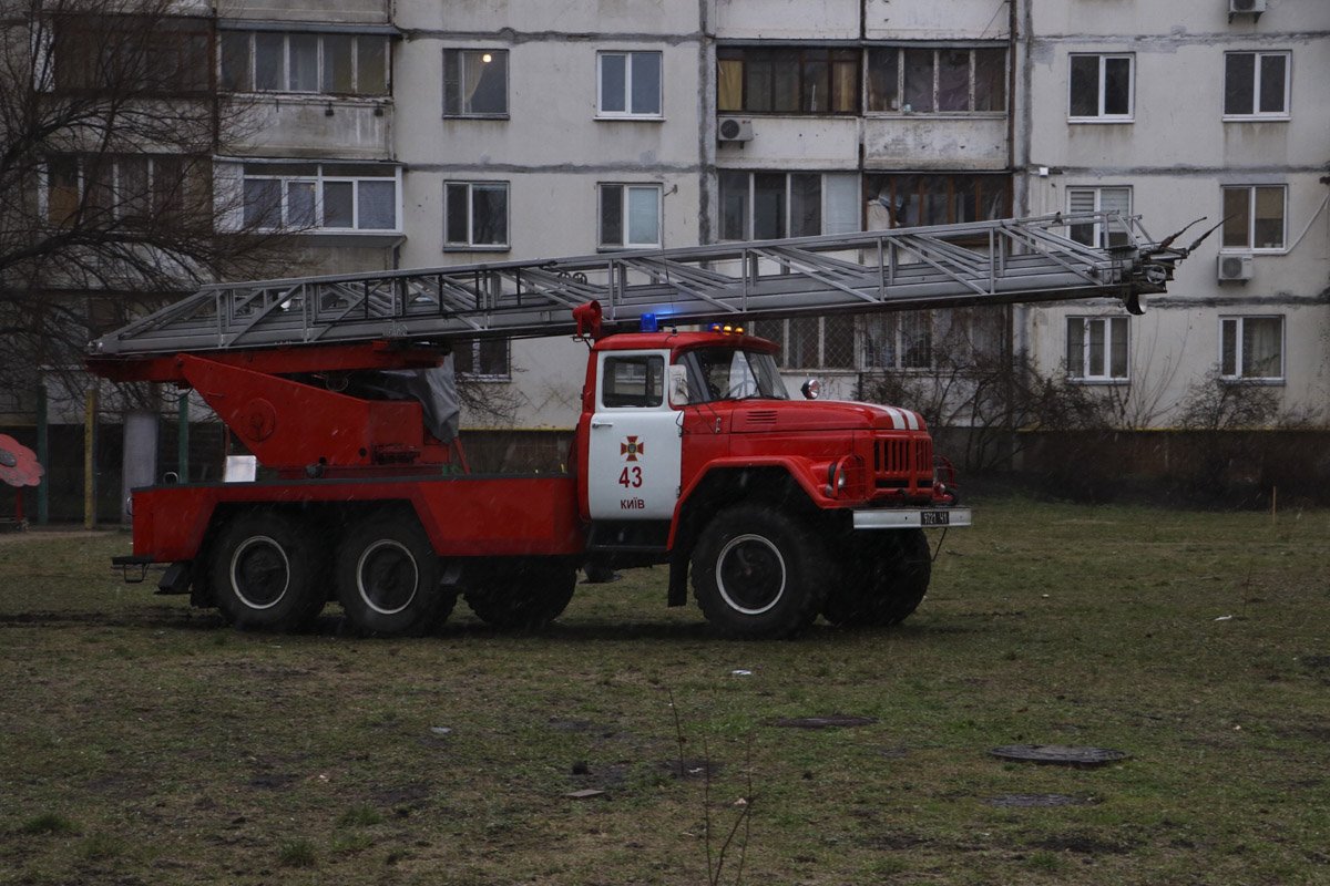 В среду, 27 марта, в Киеве на Троещине мужчина поджег квартиру с ребенком