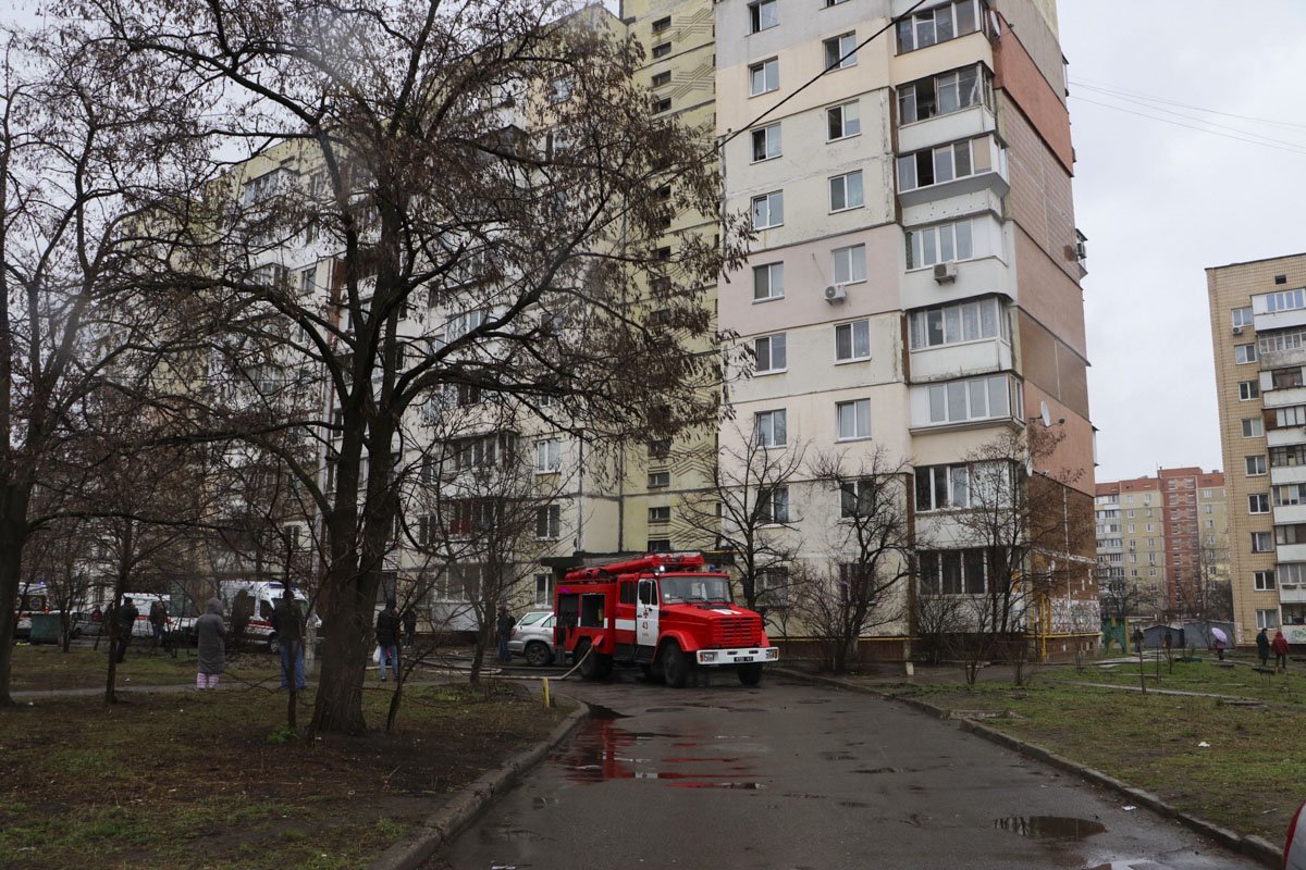 К счастью, жертв не было. Однако госпитализировали 3 детей, которые надышались угарным газом