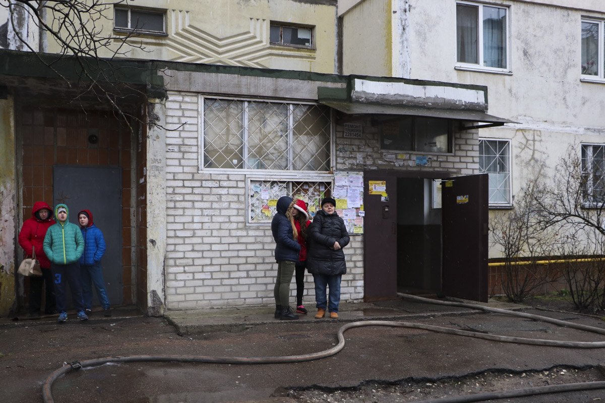 На место прибыли пожарные, несколько «скорых » и патрульные полицейские