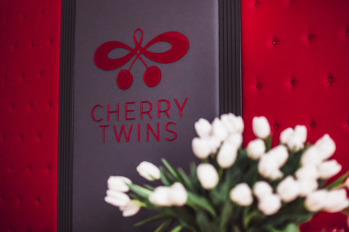 В столице уже целый год работает первый в Украине отель для ролевых игр Cherry Twins