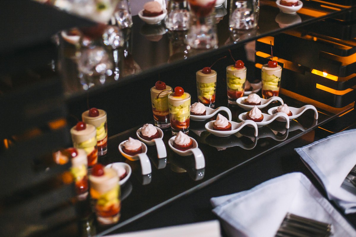 Возлюбленным, которые ощущают, что их чувства угасают и действительно хотят спасти ситуацию, обязательно стоит посетить отель ролевых игр Cherry Twins