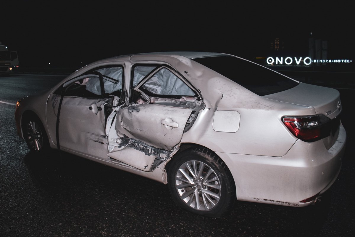 На небольшом участке трассы машины были разбросаны фактически по всей дороге