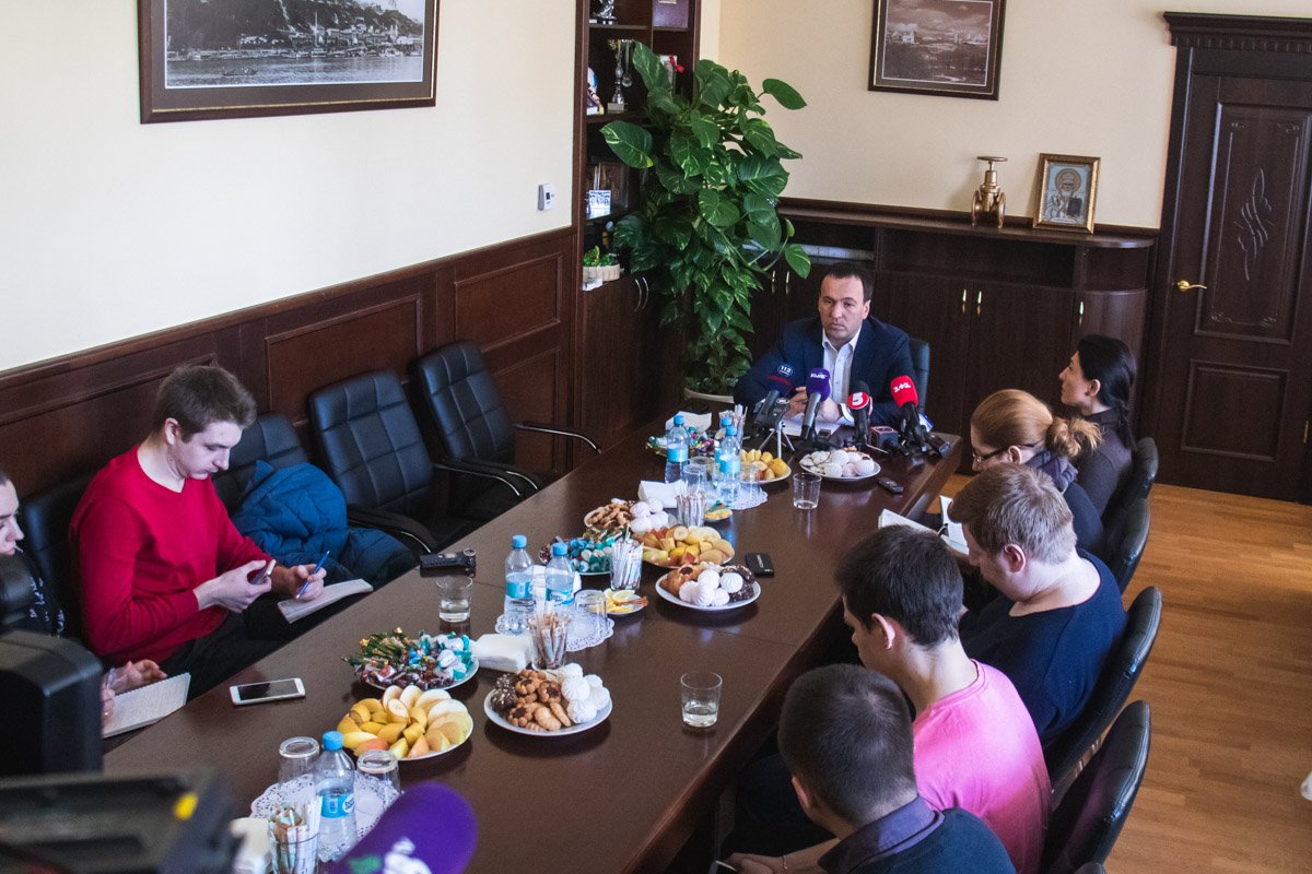 В здании Киевского горсовета прошла встреча заместителя главы КГГА Петра Пантелеева с журналистами