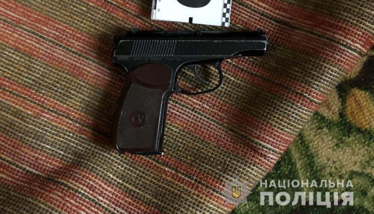 Во время задержания мужчина напал с пистолетом на патрульных Во время задержания мужчина напал с пистолетом на патрульных