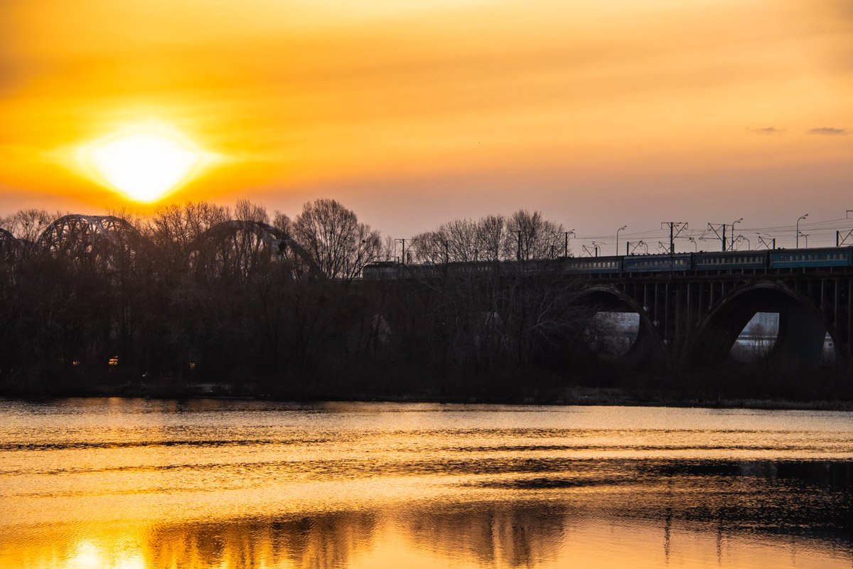 И поезда уходят вдаль И поезда уходят вдаль