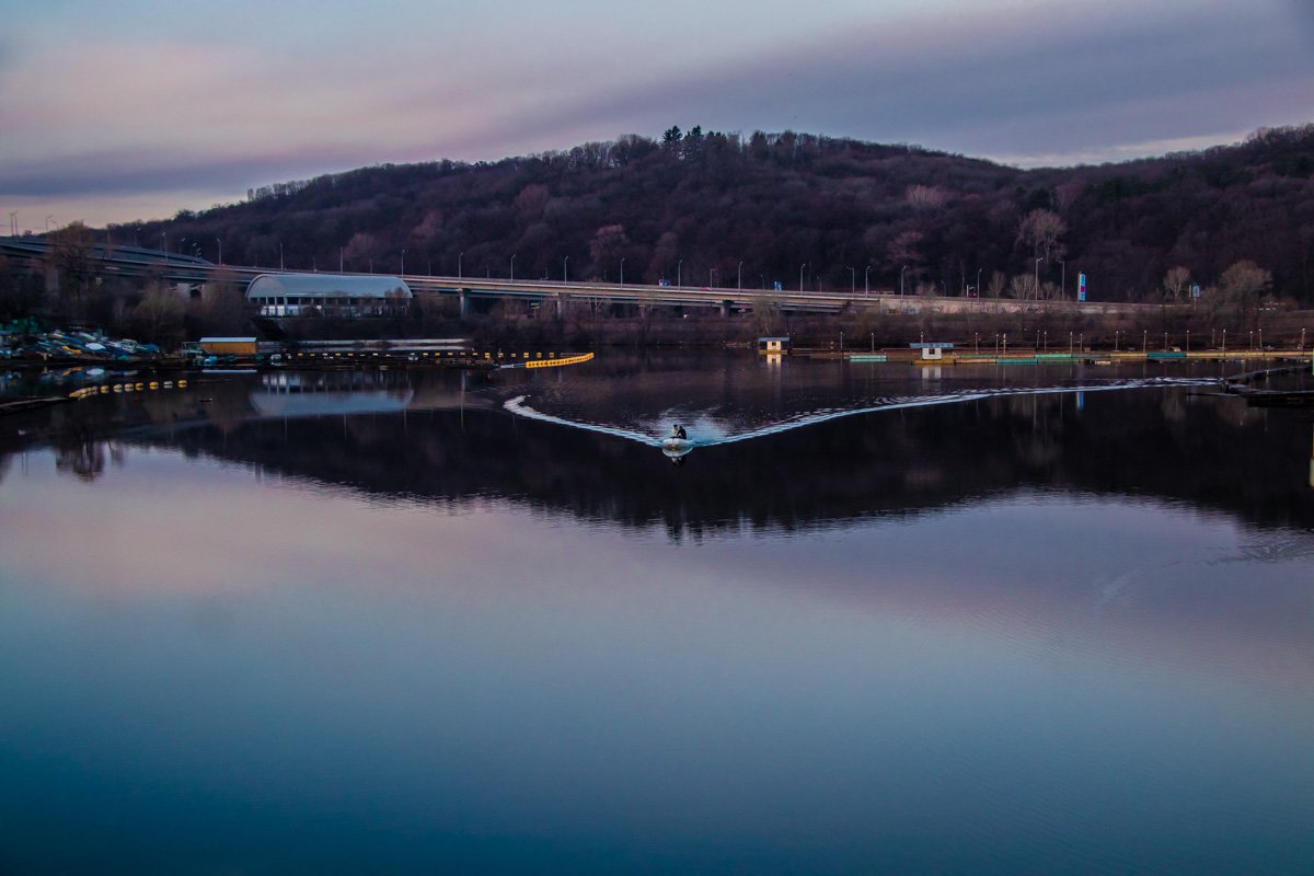 На лодочной станции утро наступает чуточку раньше На лодочной станции утро наступает чуточку раньше