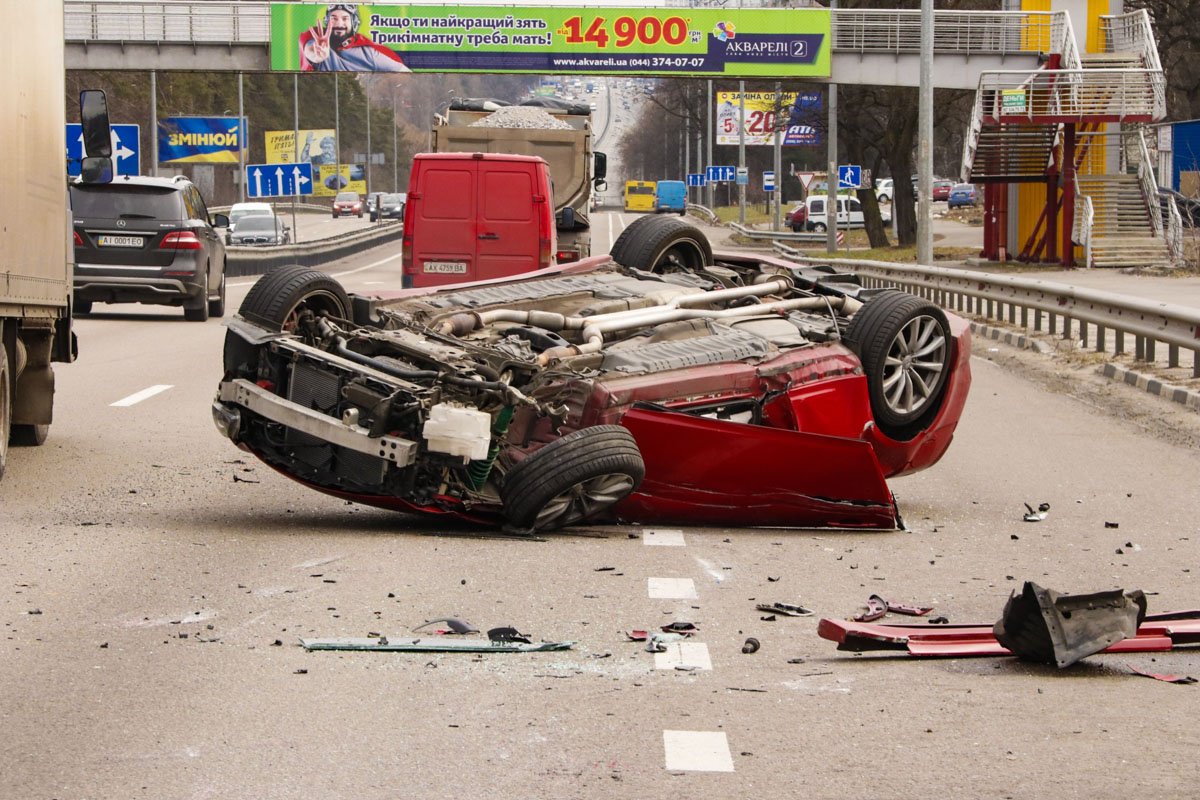 На въезде в Киев возле населенного пункта Катериновка произошло ДТП с опрокидыванием
