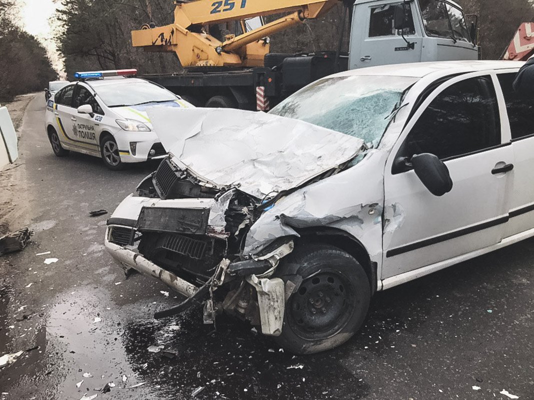 29 марта под Киевом перед въездом в село Гнидын произошло ДТП с пострадавшими 29 марта под Киевом перед въездом в село Гнидын произошло ДТП с пострадавшими