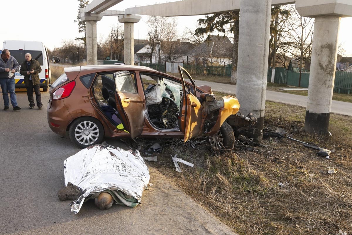 Находившийся за рулем мужчина скончался на месте от полученных травм