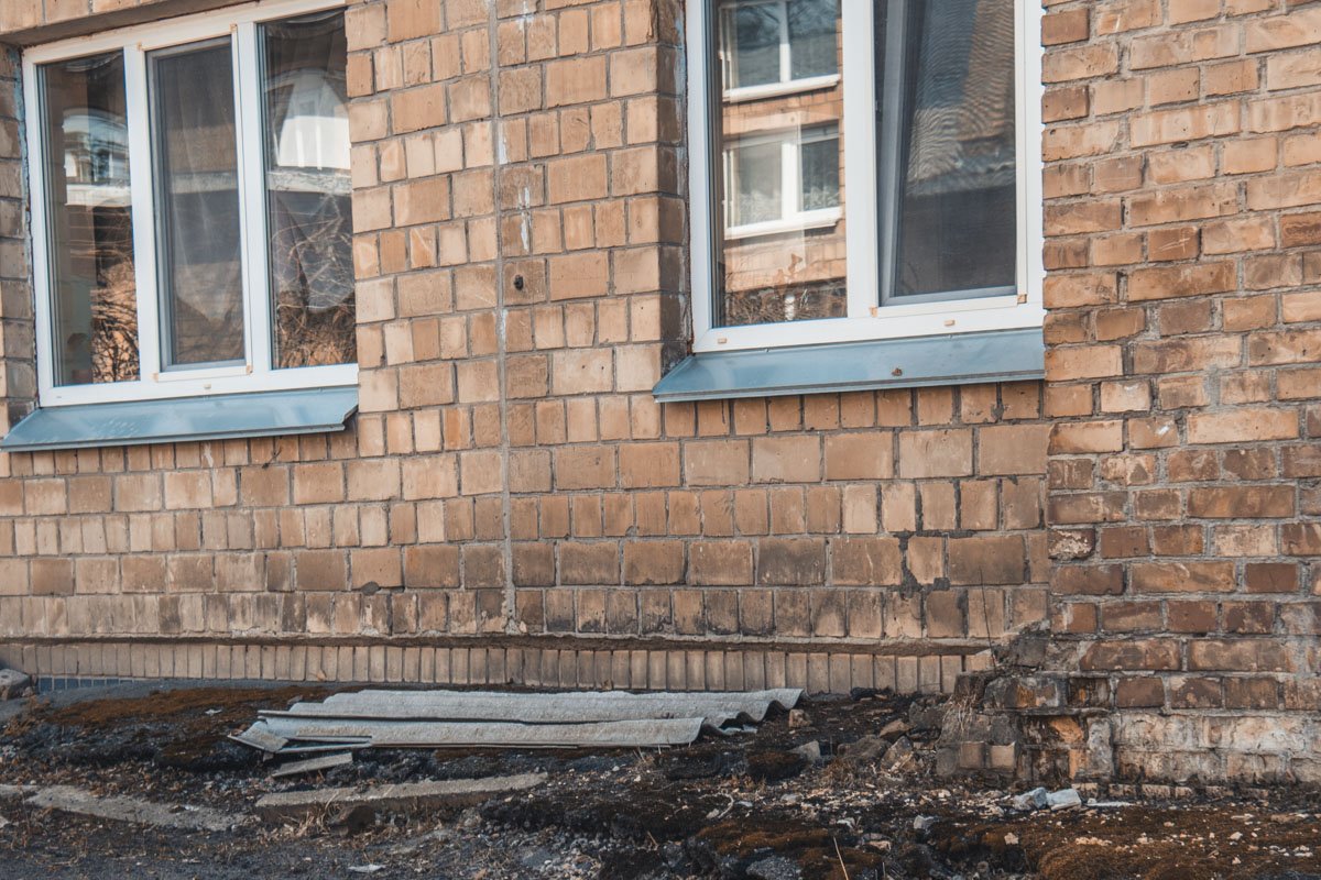 Окна заведения также нуждаются в замене