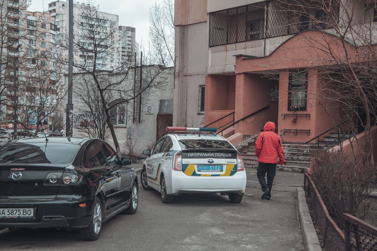 От полученных при падении травм он скончался на месте