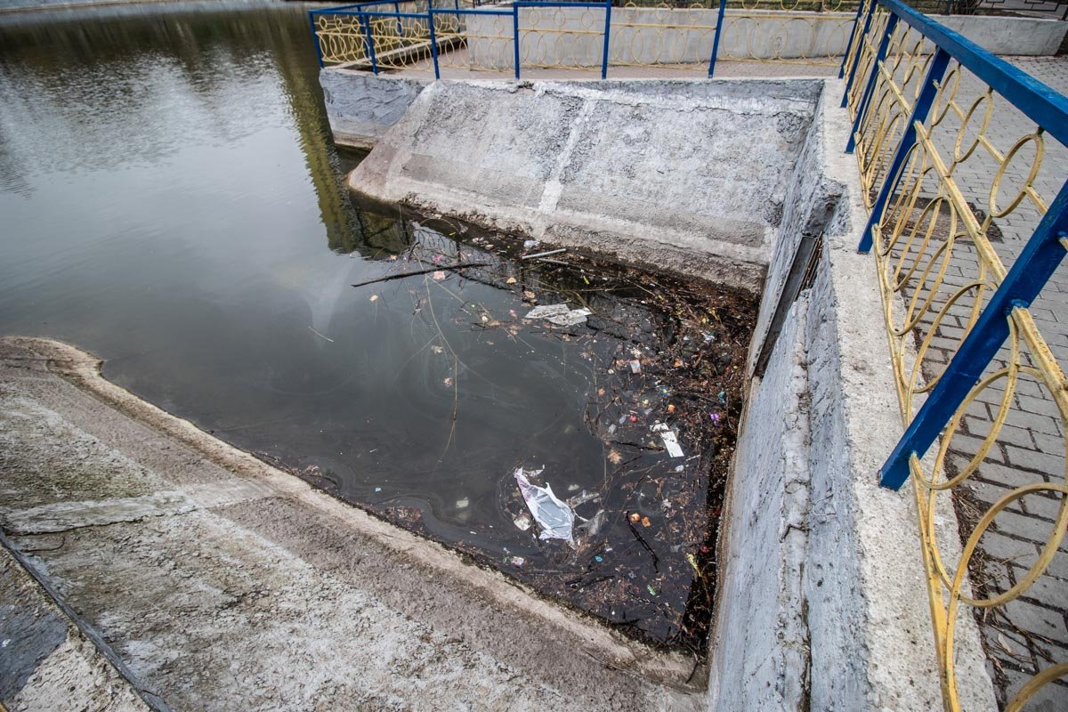 Озеро не мешало бы почистить еще разок Озеро не мешало бы почистить еще разок