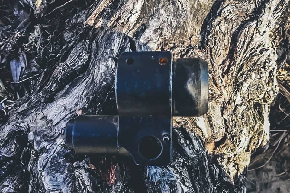 На дне Днепра, недалеко от Оболонской набережной подводные охотники наткнулись на несколько необычных предметов