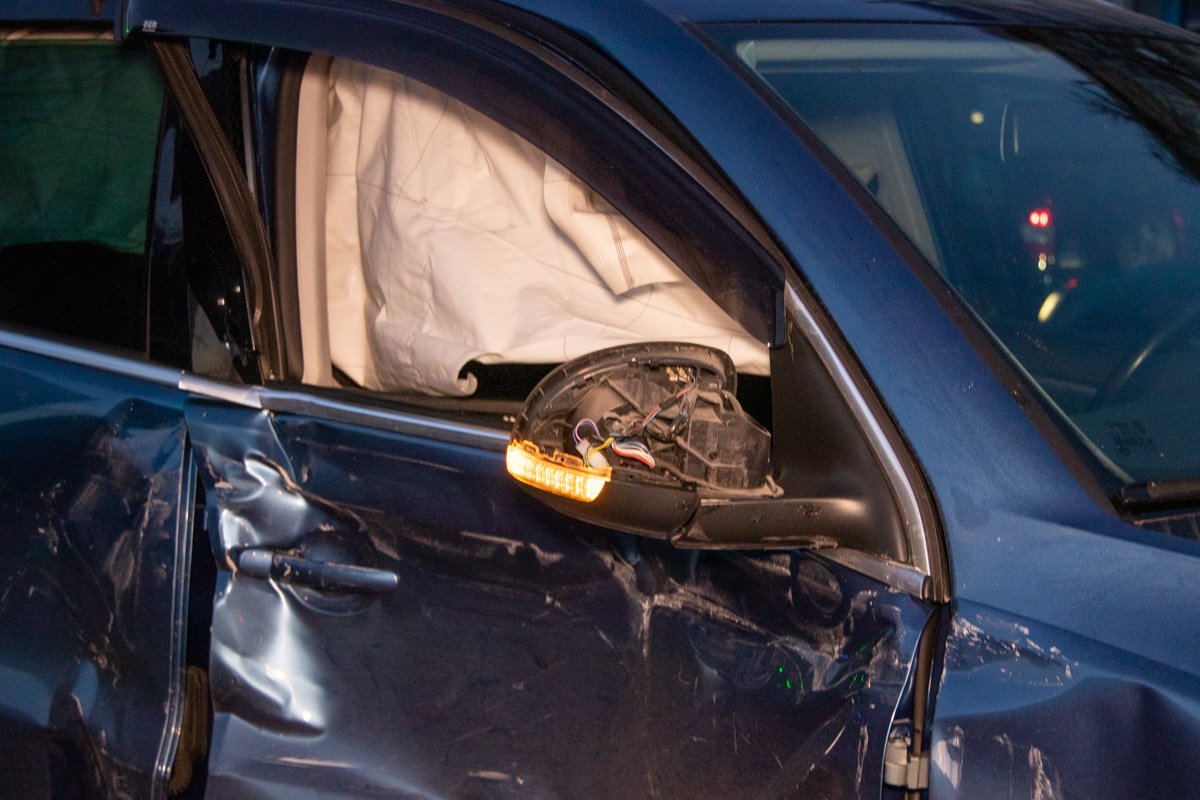 В результате аварии травмы получили водитель и пассажир Volkswagen В результате аварии травмы получили водитель и пассажир Volkswagen