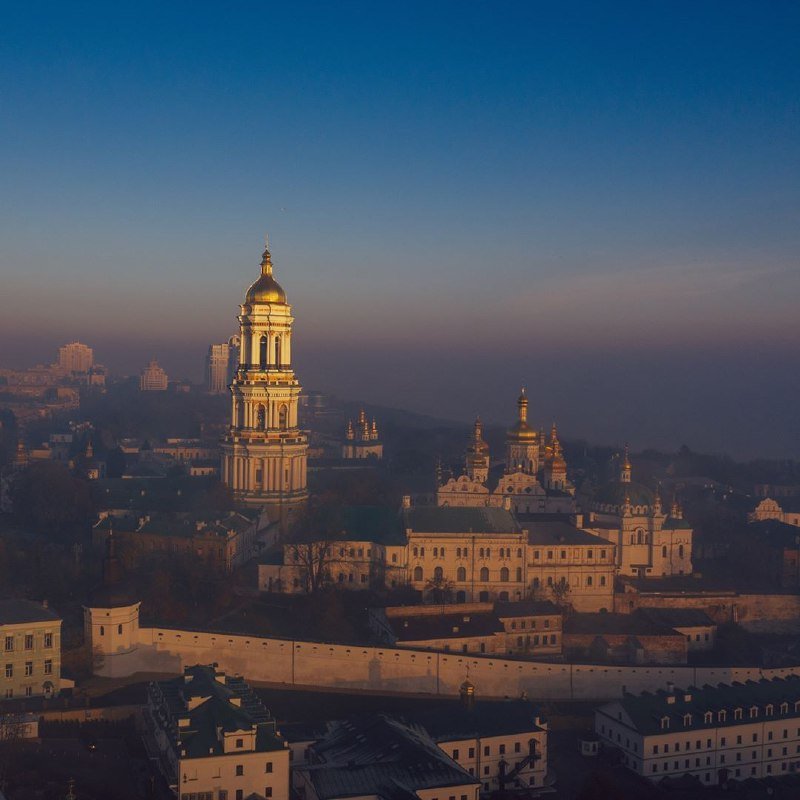 Дымка окутала город будто шаль. Фото: @vlad.vasylkevych Дымка окутала город будто шаль. Фото: @vlad.vasylkevych