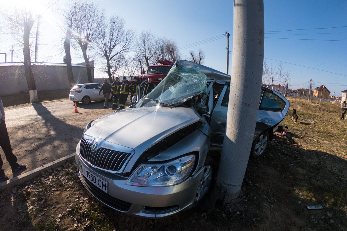 Под Киевом мужчина погиб в страшном ДТП