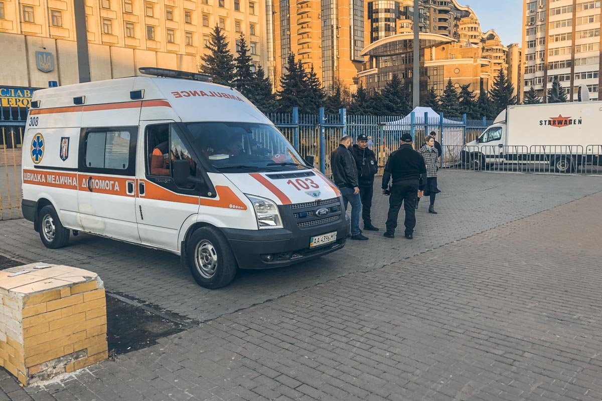 Но пока что, к счастью, никаких проявлений агрессии и стычек не наблюдалось