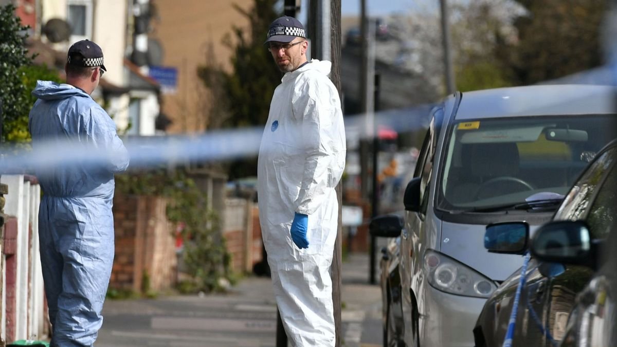 На месте нападения работают эксперты На месте нападения работают эксперты